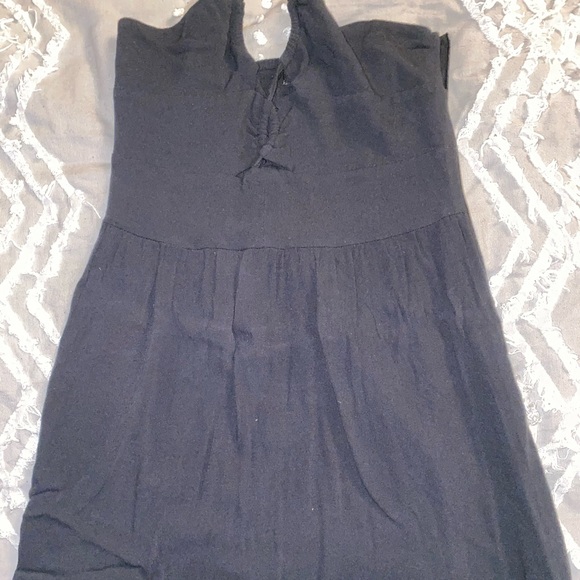 Black halter tie at neck - Picture 1 of 2